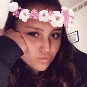 Meet your Posher, Alexis